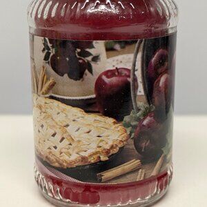NEW! Home & Garden Party Spiced Apple Candle, 10oz